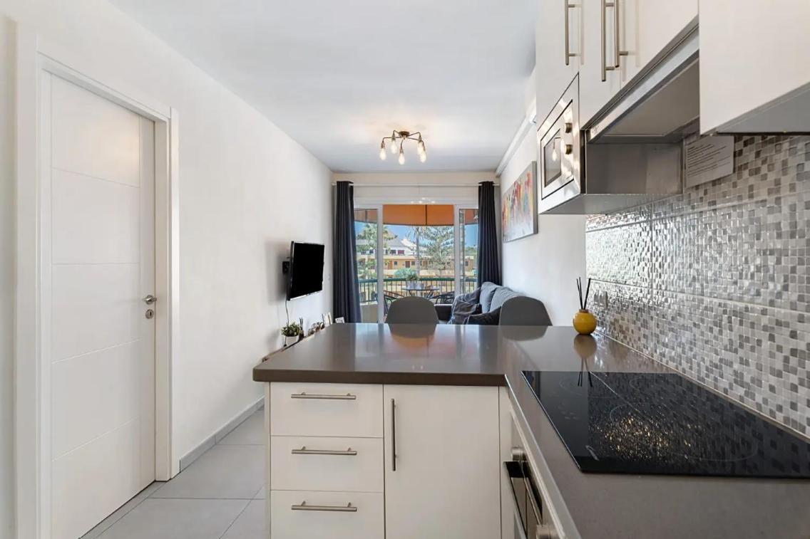 Apartamento De Lujo En Torre Del Sol, Playa De Las Americas Арона Экстерьер фото