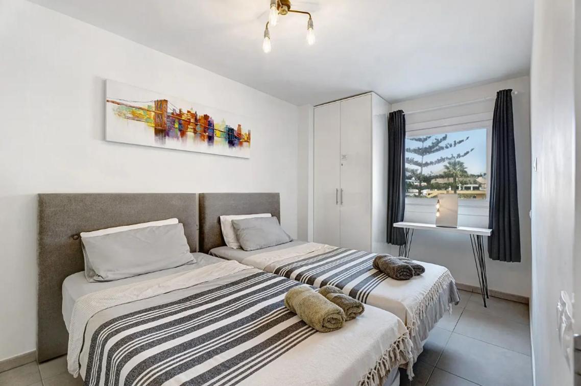 Apartamento De Lujo En Torre Del Sol, Playa De Las Americas Арона Экстерьер фото